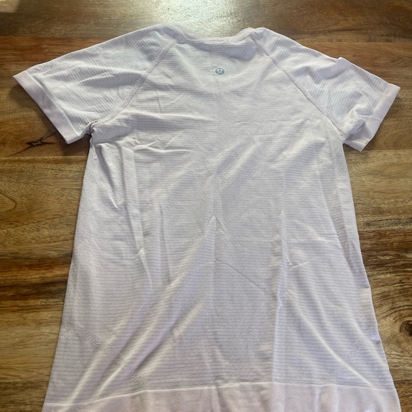 Lululemon swiftly tech pink Tee size 2 - Picture 2 of 4